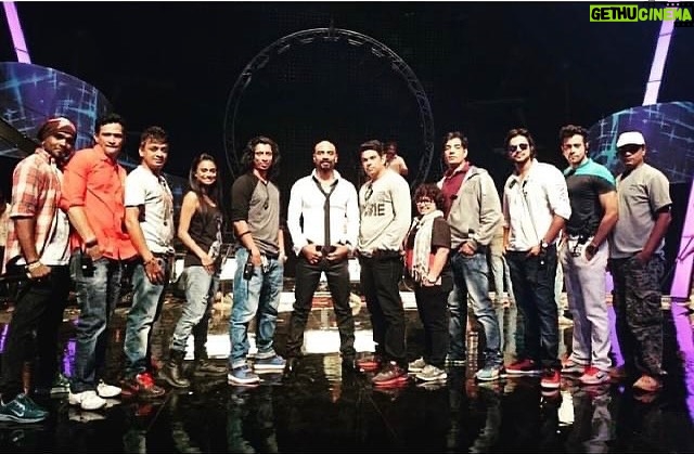 Remo D'Souza Instagram - It’s all about the #team , and I have been the luckiest with my #teamrd #8yearsofabcd2 ❤️❤️❤️❤️❤️❤️❤️❤️❤️❤️❤️❤️❤️❤️❤️❤️