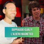 Renato Novara Instagram - Il primo albero magnetico della storia! 👀🎄 Qualcuno si ricorda la fine che farà? 😂 #ICarly #Nicklodeon #SpencerShay