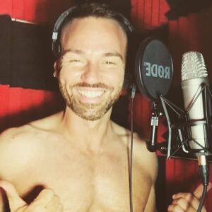 Renato Novara Instagram - E niente... ieri ho inciso così... avevo troppo caldo... 🤣🤣🤣
