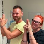 Renato Novara Instagram - Oggi ho avuto l’onore di lavorare con la grande Milva!!! Anzi... la grande MILFa 😂😂😂 #job #dubbing #acting #voice #cazzeggio #charliesangels #red #rouge #happiness #smile #primoturnodifollia @instapolpette @xtrimsolutions @that_silly_guy_over_there 😂😂😂❤️😍😘