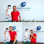 Renato Novara Instagram - In visita presso @peapromoplast_italy Grazie per i bellissimi regali!!! 😍😍😍 #captaintsubasa #tsubasa #hollyebenji #soccer #football #actionfigures #anime #manga #otaku #japan #happiness #dubbing #voice #italianvoice #smile #playing