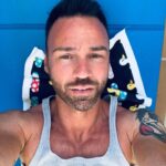 Renato Novara Instagram - Faticare qui non costa troppa fatica...🤣❤️🌈