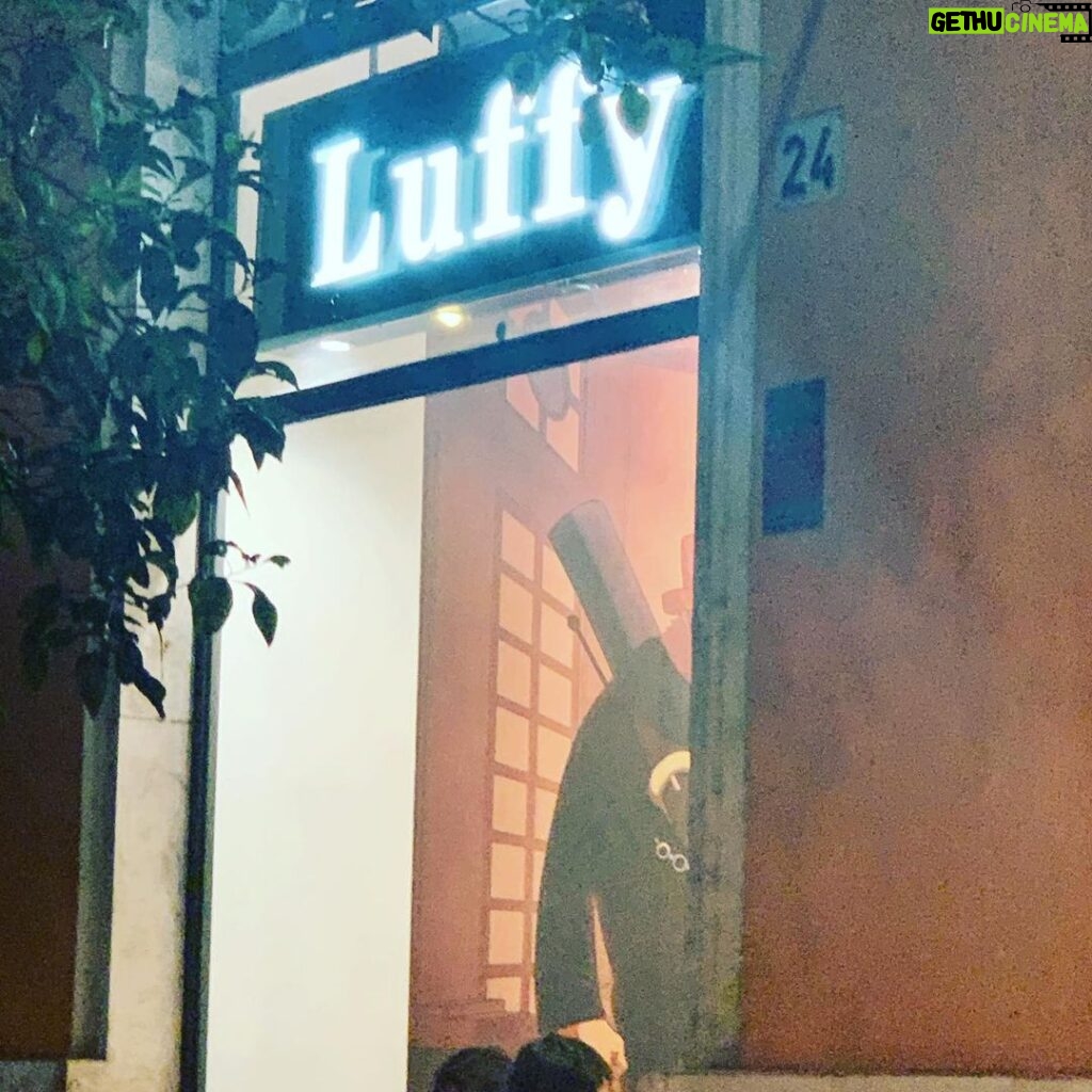 Renato Novara Instagram - Indovinate dove sono andato a mangiare?!? Da Luffy!!! 😍🤣 Voi ci siete mai stati?!? 😍❤ Rome, Italy