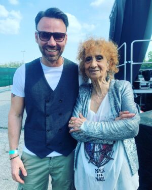 Renato Novara Instagram - Io, Fantocci, e la signorina Silvani!!! Immensa Anna Mazzamauro! ❤️