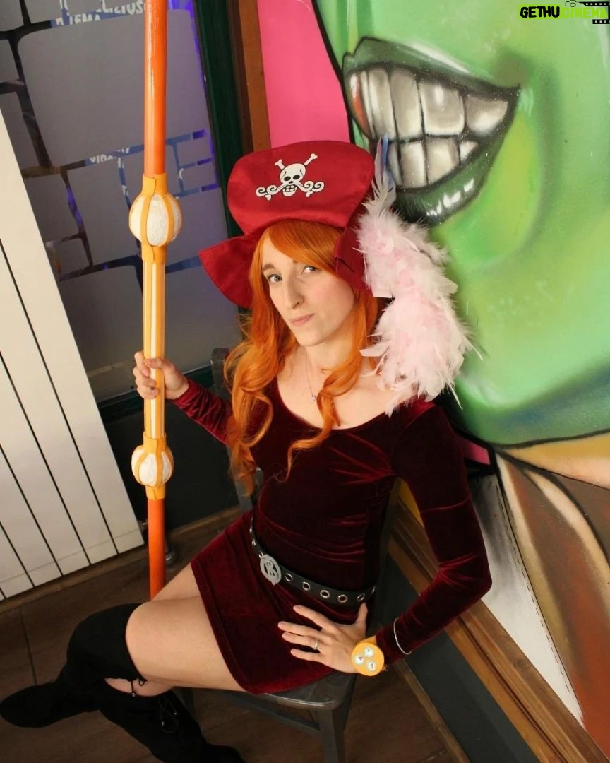 Renato Novara Instagram - Torna A CENA CON LA CIURMA, l’unica serata a tema One Piece al Comix Pub 🚀 In collaborazione con @starshopmodena , @renatonovara e @binks_family_cosplay ! 📆 Mercoledì 22 Novembre al Comix Pub di Modena Un evento unico, pensato per tutti gli amanti di One Piece Durante la serata potrete cenare insieme ai cosplayer di One Piece con un menù a tema piratesco studiato per la serata 🏴☠ Ma non è tutto… Durante la serata ogni tavolo diventerà una vera e propria nave pirata capitanata da un cosplayer di One Piece, che guiderà la sua ciurma in una sfida all’ultimo sangue contro le altre ciurme ⛵🗺 Quiz a tema condotto da Renato Novara, voce italiana di Monkey D. Luffy, e fantastici premi in palio 🎁 Non potete mancare! Prenota al link in bio 🙌 #comixpub #comixpubmodena #starshop #starshopmodena #binksfamily #cosplayitalia #cosplayita #onepieceitalia #onepieceita #onepiece #doppiaggioita #doppiaggioitaliano #nerdita #nerditalia #onepiecelover #onepiececosplay