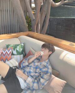 Renjun Instagram - 🌼🌸🌺