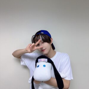 Renjun Instagram - ✌️