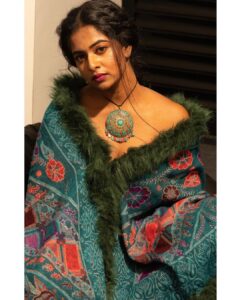 Renu Soundar Instagram - If you change the way you look at things , the things you look at change….. Photography & costume @anshad_guruvayoor Mua @rajesh_kodungallur #shootz #renusoundar