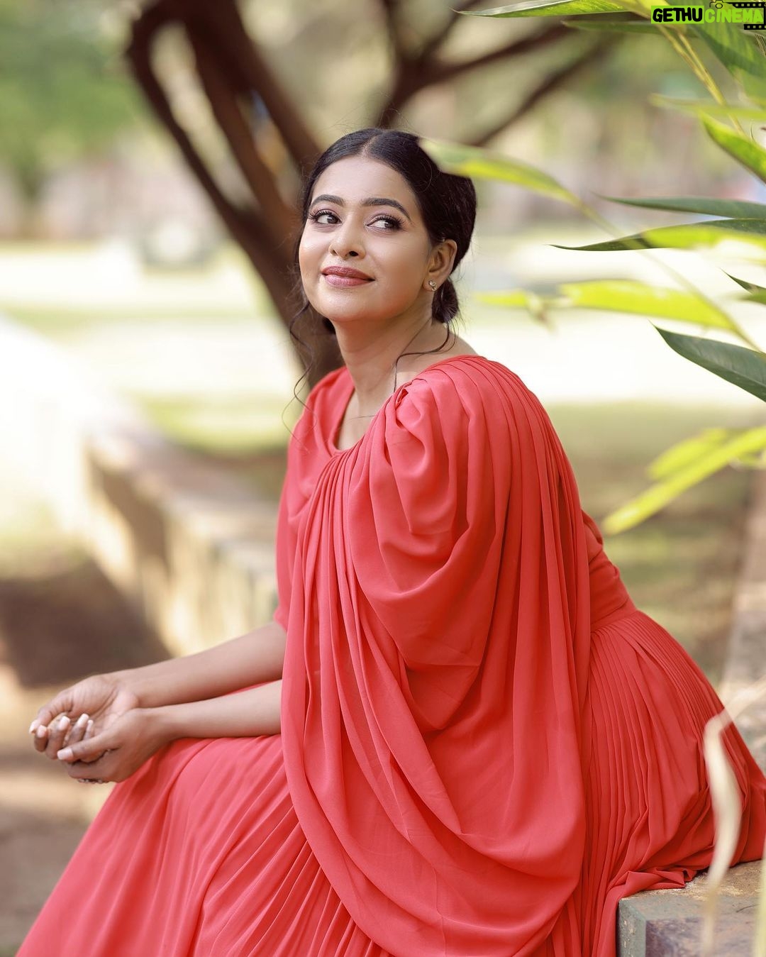 Renu Soundar Instagram - Do it big, do it right, and do it with style. Outfit @picara.design Mua @prince_t_narayanan Pictures @shihabu.sbs #style #designer #picara #keraladesignerwear #international #internationaldesigner #artistic #artist #renusoundar #happiness #southindian #southindianactress
