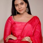 Renu Soundar Instagram - Let’s make this Diwali joyous and bright🎉 Happy Diwali 🎉 📸@shihabu.sbs Mua @vini_makeup_artist_ 👗@pastelsdesignstudio Styled by@joe_elize_joy