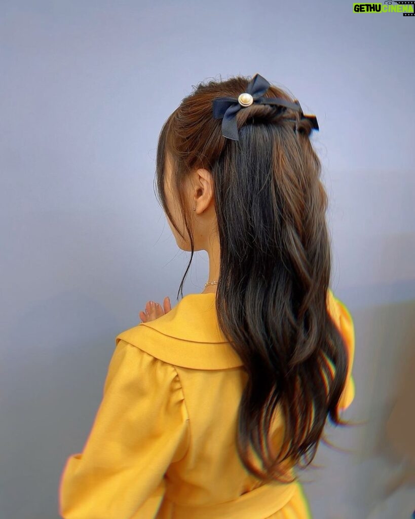 Reo Kurachi Instagram - 昨日の #ガルステ でのヘアアレンジ✨🎀 "韓国っぽい髪型で！"という、超ざっくりオーダーに答えてくださったメイクさん💄 #IU さん意識だとか…！ めちゃお気に入り！どうでしょ！
