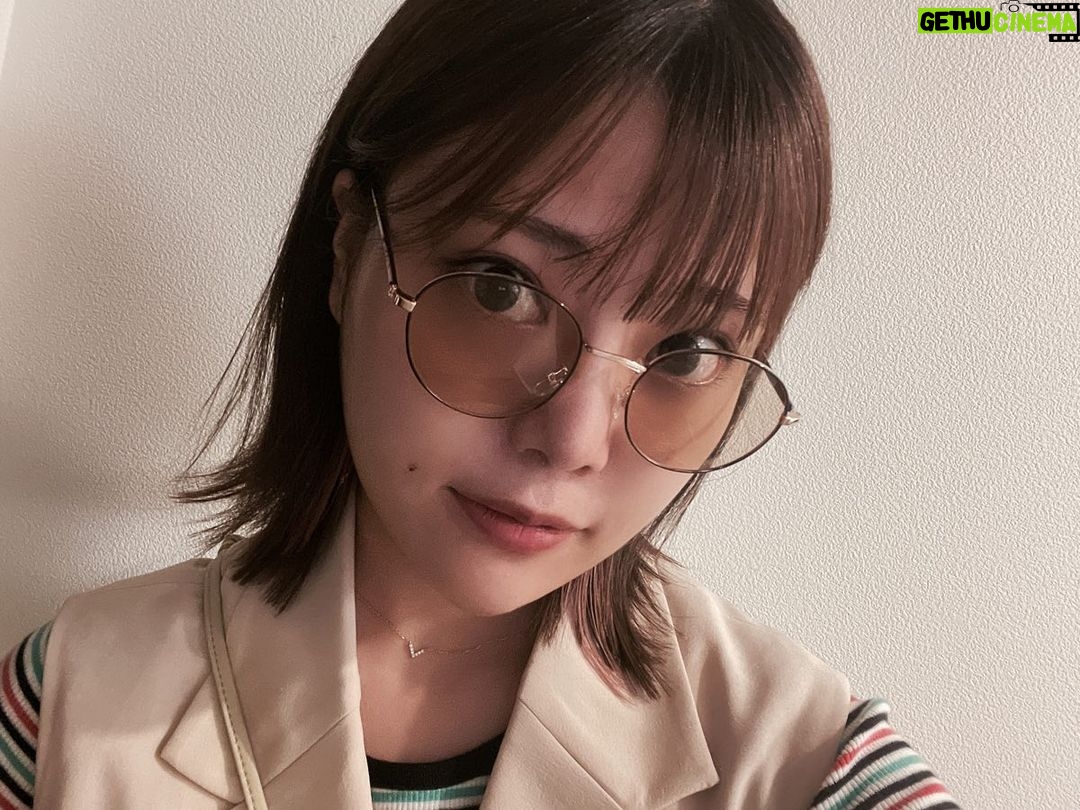 Reo Kurachi Instagram - 目弱弱人間なので、最近は、カフェのひなたの席とかも日差しで目がきつい。 サングラス買いました。 すぐ無くすから安物ですが、気に入ってます。