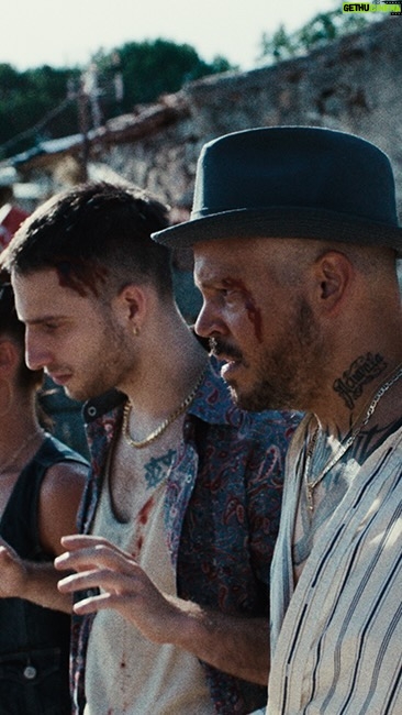 Residente - 443.3K Likes - Problema Cabrón salió ahora y en dos horas juega Messi. 🪨LINK EN BIO🪨