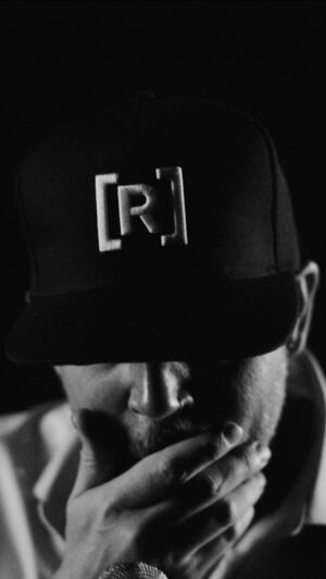 Residente Instagram - No necesito mas na, solo bajo y batería..LINK EN BIO