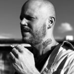 Residente Instagram - Estos últimos dos años estuve súper enfocado en varios proyectos de cine. Ya salí de uno de ellos y ahora estoy listo pa atender un par de asuntos personales. Esta semana viene fuego 🔥 [R] 🧢