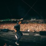 Residente Instagram - Mi corazón se quedó bombeando pura vida. Siempre será un honor compartir el mismo oxigeno. Gracias Costa Rica. 🇨🇷❤️[R]