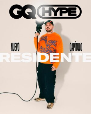 Residente Instagram - Me gustan las entrevistas que me hacen volver, regresar, aterrizar. No ocurren constantemente. La primera pregunta me llevo a volver a jugar pelota con mi amigo Cristofer a quien asesinaron y la segunda pregunta me desmoronó el alma como nunca me había pasado en mi carrera. A tal nivel que tuve que detener la entrevista por un momento. @gqspain