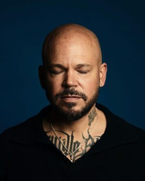 Residente Instagram - Esta entrevista fue como hablar con un amigo en una barra. Mañana Domingo podrán leerla. Escrita por @fernavarro17 para @elpaissemanal Fotos: @jacmedrano