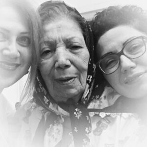 Reza Attaran Instagram - ..... فريده و فرزانه و مامان ......