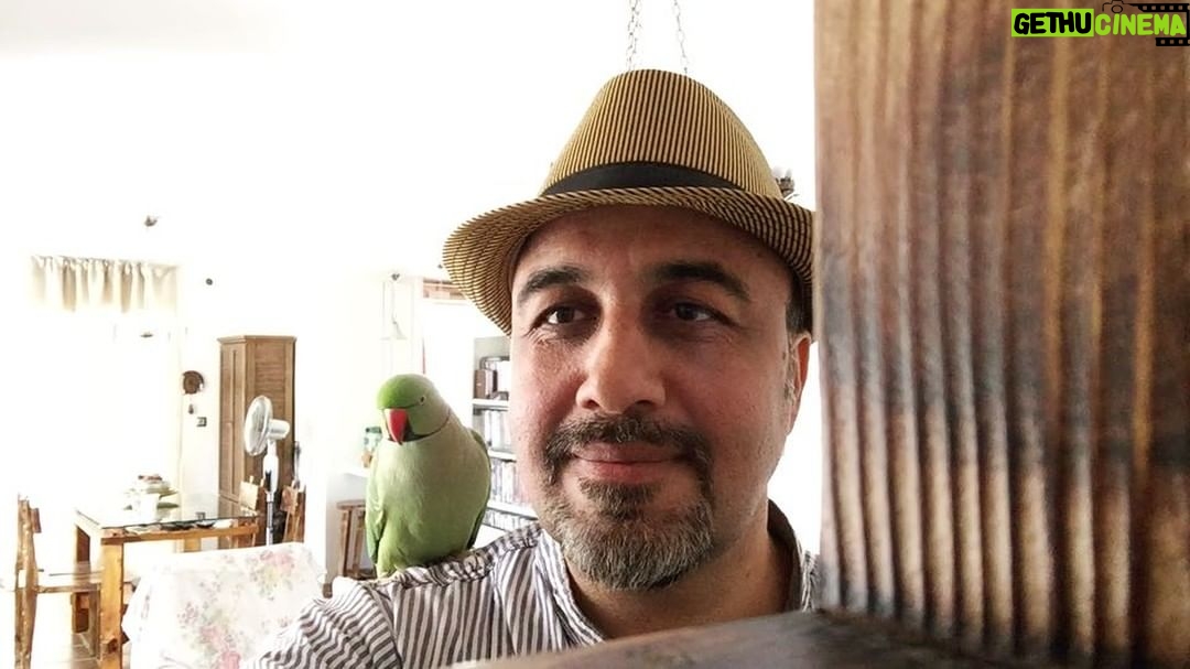 Reza Attaran Instagram - همين ....خودمم هستم@parsianfilm_london