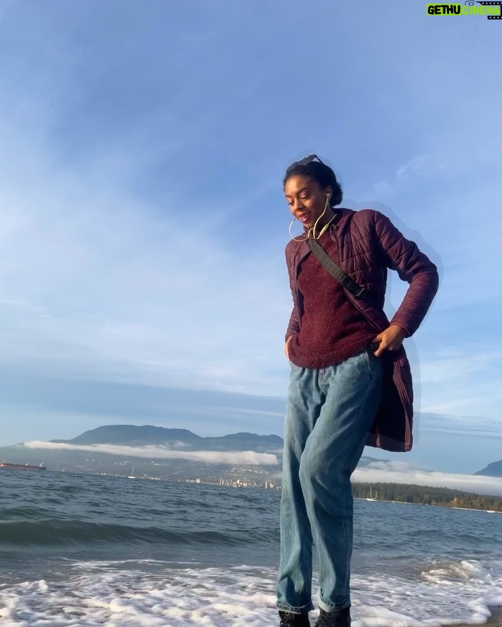 Rhinnan Payne Instagram - The ocean and I are trying to be friends again.