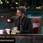 Ricardo Castella Instagram - Seguimos vivos después de casi 300 programas. No sé qué más queréis.