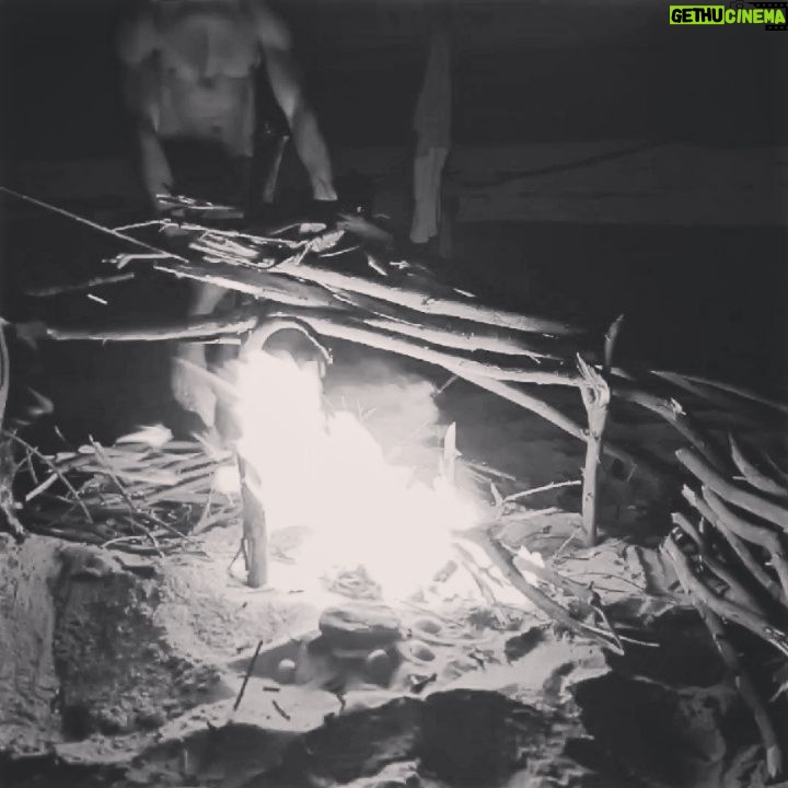 Ricardo Guedes Instagram - 🤍... Primitive Human... 🤍 * * * Posso evoluir de formas diferentes que o fogo vai ser sempre o mesmo * 🔥