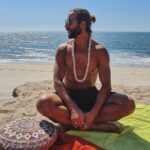 Ricardo Guedes Instagram - 🌸... Shanti shanti... 🌸 * * * Só tens esta vida para dar tudo. Nao te Preocupes com as falhas. Elas mantêm o espaço entre o que é mais importante. Be kind to yourself 🌱