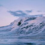 Ricardo Guedes Instagram - 💙... Early drops...💙 * * * Nao sou aquele soul surfer que adora surfar sozinho. Prefiro sempre ter alguém com quem partilhar esta maravilhosa sensação de estar no Mar. ( homenagem ) O @ricardojorgeoficial é das melhores companhias que podemos pedir. O Homem está sempre à vontade neste meio e puxa por todos de uma forma tao única, que até nos esquecemos do medo e só pensamos em ir. Faustino és tão grande que deixas a prancha em terra para vir fotografar os teus amigos e desconhecidos. * 📸 @ricardojorgeoficial