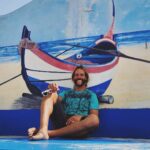 Ricardo Guedes Instagram - ⚓️... el capitan ... ⚓️ * * * Um barco sem rumo nao deixa de ser uma bóia no mar. Nao abandonem o barco enquanto ele boiar . * 🛶 🛟