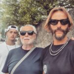 Ricardo Guedes Instagram - 💫... Generations... 💫 * * * Carrego o brilho de um presente embrulhado com amor e carinho. * 🤍