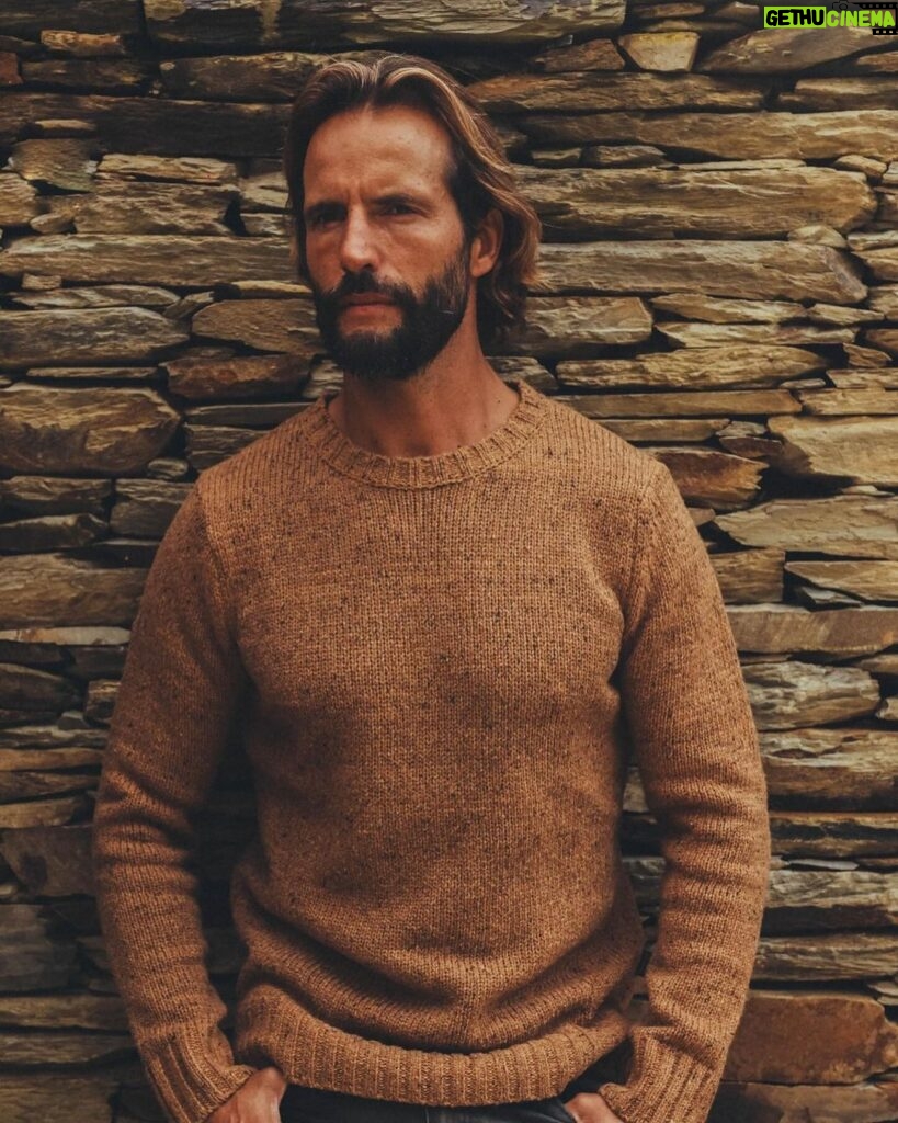 Ricardo Guedes Instagram - @manoguedes rocking our beautiful sweater in shades of rust, the perfect match. In stores and osloshop.pt, 30% off xmats discount. . . . 📸 @stefan_mathers Location: Casa do Rio, Quinta do Merouço . . . #sw23 #xmats #osloloveapparel #portuguesebrand