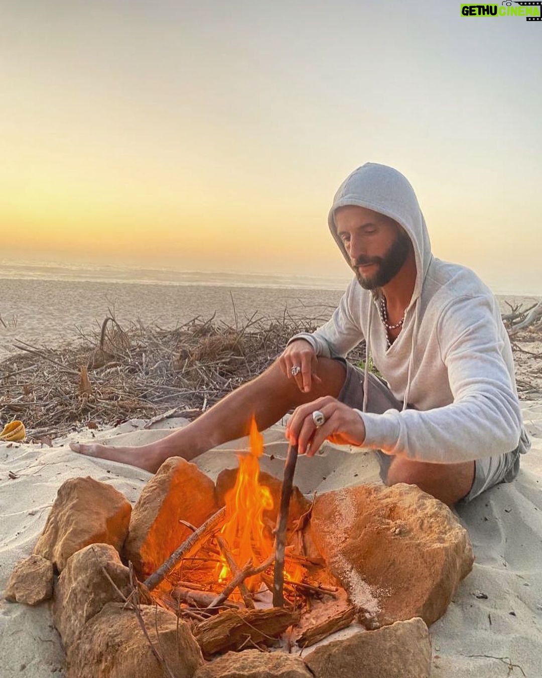 Ricardo Guedes Instagram - ✨… under the stars … ✨ * * * Nada melhor que uma boa chuva de estrelas 🌟