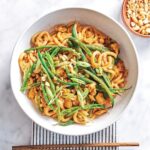 Ricardo Larrivée Instagram – Au menu cette semaine, des assiettes remplies de bons légumes pour affronter le froid de mi-janvier. Saveur et réconfort sont au rendez-vous! 🫛

🍽️: Risotto aux boulettes de porc et aux pois sucrés / Nouilles udon au tofu et aux haricots verts / Poulet toscan / Ratatouille express et galettes de pommes de terre / Morue et maïs, bouillon au cari épicé

Lien dans le profil (@ricardocuisine) pour voir le menu.

___________

This week’s menu features plates filled with delicious vegetables to face the mid-January cold. Flavor and comfort are on the agenda! 🫛

🍽️: Risotto with Pork Meatballs and Sugar Snap Peas / Udon Noodles with Tofu and Green Beans / Tuscan-Style Chicken / Quick Ratatouille with Hash Browns / Cod and Corn in Spicy Curry Broth

Link in the profile (@ricardocuisine) to view the menu.