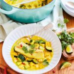 Ricardo Larrivée Instagram – Au menu cette semaine, des assiettes remplies de bons légumes pour affronter le froid de mi-janvier. Saveur et réconfort sont au rendez-vous! 🫛

🍽️: Risotto aux boulettes de porc et aux pois sucrés / Nouilles udon au tofu et aux haricots verts / Poulet toscan / Ratatouille express et galettes de pommes de terre / Morue et maïs, bouillon au cari épicé

Lien dans le profil (@ricardocuisine) pour voir le menu.

___________

This week’s menu features plates filled with delicious vegetables to face the mid-January cold. Flavor and comfort are on the agenda! 🫛

🍽️: Risotto with Pork Meatballs and Sugar Snap Peas / Udon Noodles with Tofu and Green Beans / Tuscan-Style Chicken / Quick Ratatouille with Hash Browns / Cod and Corn in Spicy Curry Broth

Link in the profile (@ricardocuisine) to view the menu.