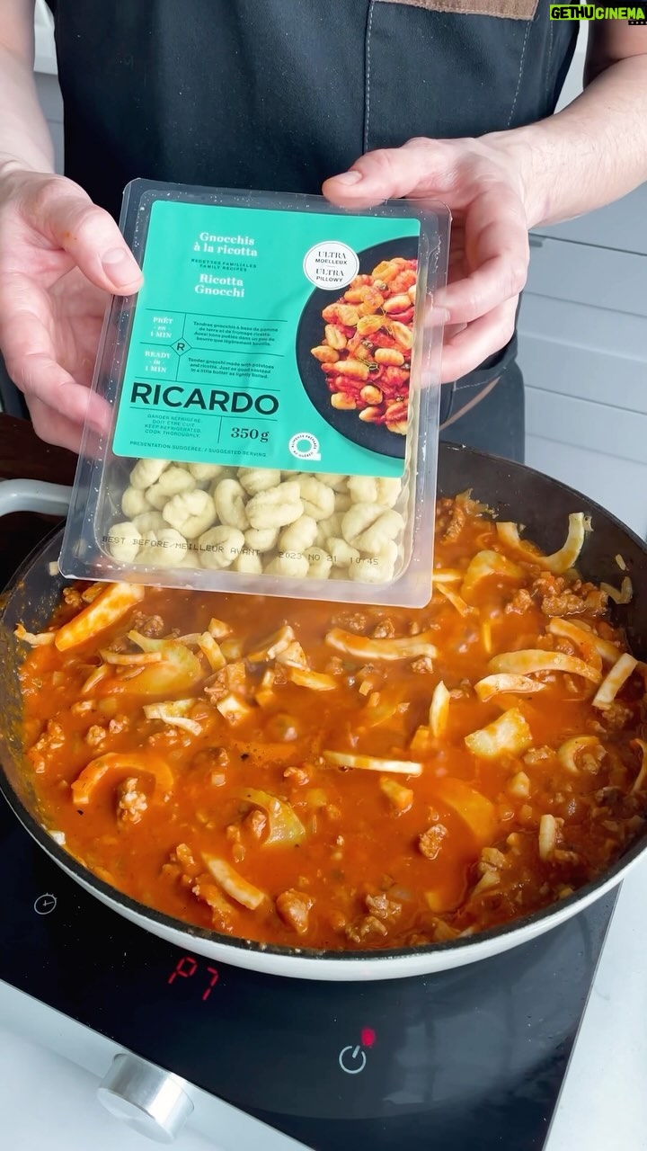 Ricardo Larrivée - 270 Likes - En 25 minutes sonnées, on a un repas à l’italienne qui fait l’unanimité dans la famille. 🍅
Mention spéciale aux minibocconcinis qui fondent dans la bouche. Ne les oubliez surtout pas comme Sébastien! Lien dans le profil (@ricardocuisine) pour la recette.