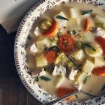 Ricardo Larrivée Instagram – On laisse tomber le voyage dans le sud pour profiter de l’hiver à fond avec la location d’un chalet en nature cet hiver? Pour que votre séjour reste consacré à la détente et aux bons moments, on se simplifie la tâche avec nos recettes réconfortantes à faire à l’avance ou qui demandent peu de préparation. C’est le temps de décrocher!❄️

📷: Soupe crémeuse au poulet et à l’estragon / Biscuits au mélange du randonneur / Rouleaux de printemps au tofu et aux arachides / Bostocks aux pêches

Lien dans le profil (@ricardocuisine) pour voir les recettes.

_______

This winter, who needs a trip down to the Caribbean? Instead, hit the winter cottage with the family for a weekend of rest and fun times. Make things easy on yourself with comforting recipes that you can make ahead of time or that require little prep work. After all, now’s the time to relax!❄️

📷: Creamy Chicken and Tarragon Soup / Trail Mix Cookies / Tofu and Peanut Spring Rolls / Peach Bostock

Link in the profile (@ricardocuisine) to view the recipes.