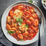 Ricardo Larrivée Instagram - Des soupers de semaine sans stress commencent par moins de vaisselle! Et oui, on applique la méthode tout-en-un avec cette recette de gnocchis à la sauce tomate, aux saucisses et au fenouil. Tous les ingrédients cuisent dans une seule poêle ou une casserole, c’est simple et tout aussi savoureux! 📷: Gnocchis à la sauce tomate, aux saucisses et au fenouil tout-en-un Lien dans le profil (@ricardocuisine) pour la recette complète et 14 autres idées de repas tout-en-un. _______ Stress-free weeknight dinners start with fewer dishes! Yes, we follow the all-in-one method with this recipe for Gnocchi with Sausage, Fennel and Tomato Sauce. All the ingredients cook in a single pan or pot, making it simple and just as delicious! 📷: One-Pot Gnocchi with Sausage, Fennel and Tomato Sauce Link in the profile (@ricardocuisine) for the recipe and 14 other one-pot meal ideas.
