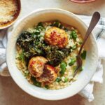 Ricardo Larrivée Instagram – Au menu cette semaine, des assiettes remplies de bons légumes pour affronter le froid de mi-janvier. Saveur et réconfort sont au rendez-vous! 🫛

🍽️: Risotto aux boulettes de porc et aux pois sucrés / Nouilles udon au tofu et aux haricots verts / Poulet toscan / Ratatouille express et galettes de pommes de terre / Morue et maïs, bouillon au cari épicé

Lien dans le profil (@ricardocuisine) pour voir le menu.

___________

This week’s menu features plates filled with delicious vegetables to face the mid-January cold. Flavor and comfort are on the agenda! 🫛

🍽️: Risotto with Pork Meatballs and Sugar Snap Peas / Udon Noodles with Tofu and Green Beans / Tuscan-Style Chicken / Quick Ratatouille with Hash Browns / Cod and Corn in Spicy Curry Broth

Link in the profile (@ricardocuisine) to view the menu.