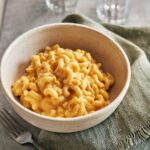 Ricardo Larrivée Instagram – Les macaronis au fromage sont probablement la définition même du comfort food. Pour que tout le monde puisse profiter de ce classique, on vous présente cette version sans gluten! 🧀🤤

Une recette du magazine en kiosque (p.93) est aussi disponible aux abonné.e.s du magazine dans le lien dans notre profil (@ricardocuisine).