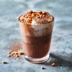 Ricardo Larrivée Instagram - Le chocolat se marie à merveille avec d’autres saveurs gourmandes, telles qu’amande, agrume, noix de coco, caramel et menthe, pour offrir d’envoûtants desserts. Découvrez tous ces délicieux combos dans le dernier magazine en kiosque (p. 90), aussi disponible pour les abonné·e·s du magazine sur notre site Web. 🍫 Lien dans le profil (@ricardocuisine) pour en savoir plus sur nos offres d'abonnement.