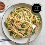 Ricardo Larrivée Instagram – De nombreuses nouvelles recettes simples et rapides à cuisiner arrivent dans nos assiettes! En plus d’être économiques, elles sauront vous réchauffer pour les derniers mois d’hiver. Découvrez toutes nos recettes de semaine dans le magazine en kiosque (p. 20), aussi disponibles pour les abonné·e·s du magazine sur notre site Web. 🍽😋

Lien dans le profil (@ricardocuisine) pour voir toutes nos offres d’abonnement.