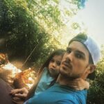 Rick Malambri Instagram - "Daddy, let's get a picture with the big kitty Tigers"