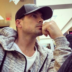 Rick Malambri Instagram - Quick...look interesting! 🤣 - Sorry, haven’t posted in a while. Need to be better about it. Heading to Colombia right now, but chillin’ in Miami on a layover. #FunTimes 🤪