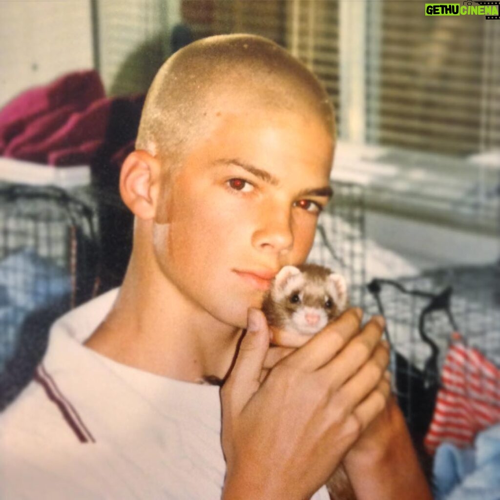 Rick Malambri Instagram - #TBT bet you thought you were cool AF in high school... but did you own a Ferret, g?! 😂😂🤦🏻‍♂️🤦🏻‍♂️🤙🏼