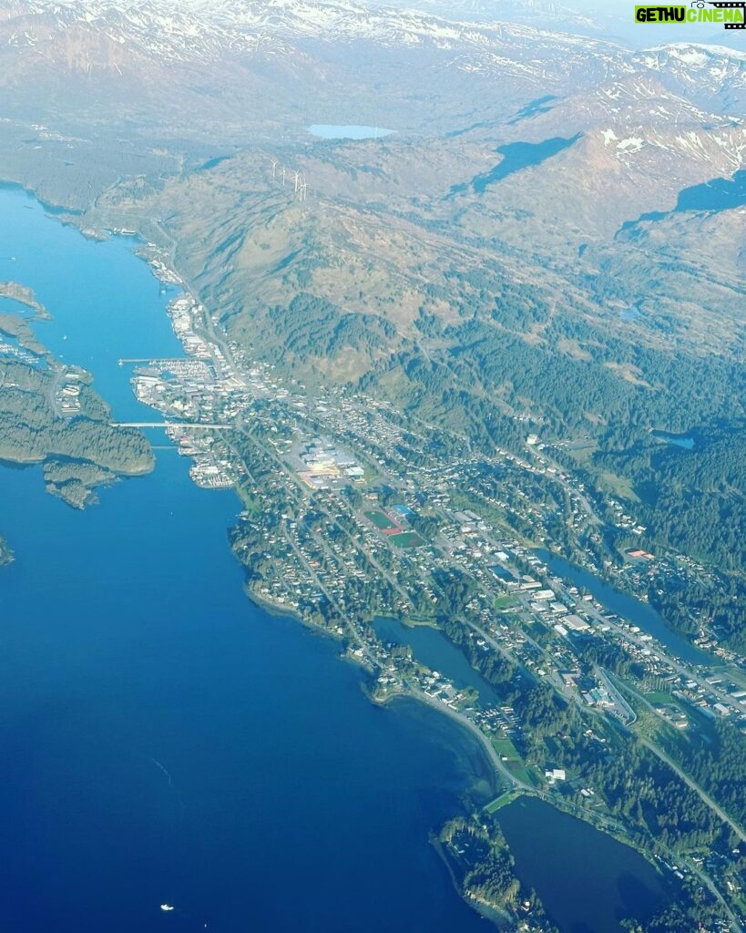 Ricki Lake Instagram - Kodiak Alaska photo dump. 🐳 🦅 🐻 🦭 #bucketlist ✅ Kodiak, Alaska