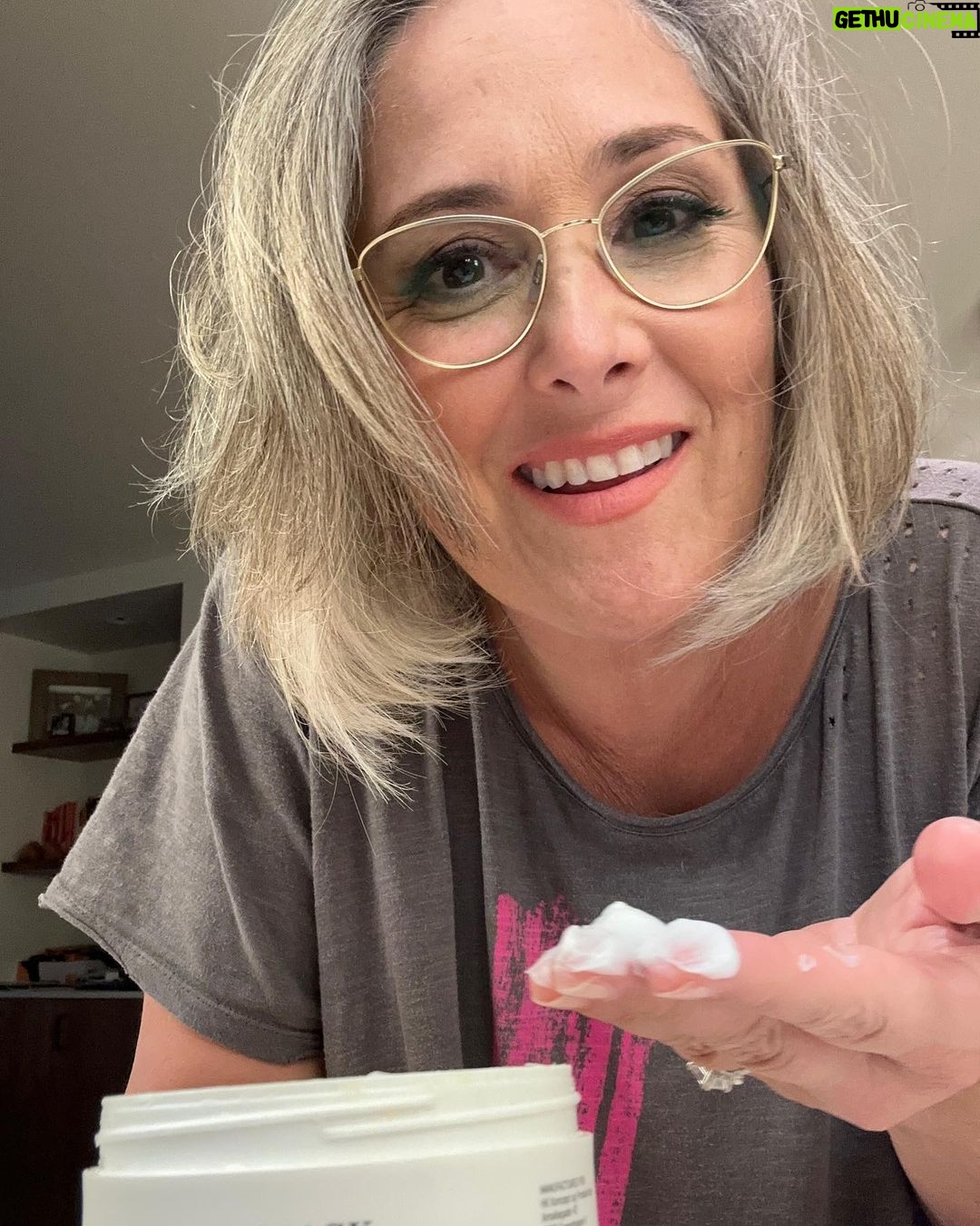 Ricki Lake Instagram - Hi friends, I want to take a moment to share with you all a remarkable hair care solution that has made a huge difference for me - @Harklinikken Conditioners & Treatments. These exceptional products have proven to be a true revelation in deeply hydrating, nourishing, and repairing my strands while completely free from silicone or other scalp-compromising ingredients. Visit their website to learn more about their amazing range of products and discover what they can do for your hair. #harklinikken #HarklinikkenHairGain #HealthyHair #NourishYourHair #paidpartnership