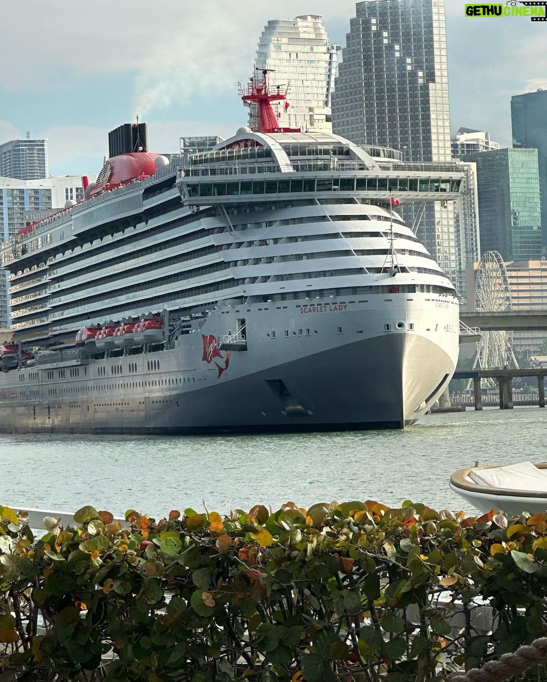 Ricki Lake Instagram - Turns out, weβre cruisers. π’π’π’π’π’β₯οΈ Epic weekend thanks to @summit! #summitatsea2023 @virginvoyages #inspired #minihoneymoon #magic #newfriends π’π’π’π’π’π’π’β₯οΈ