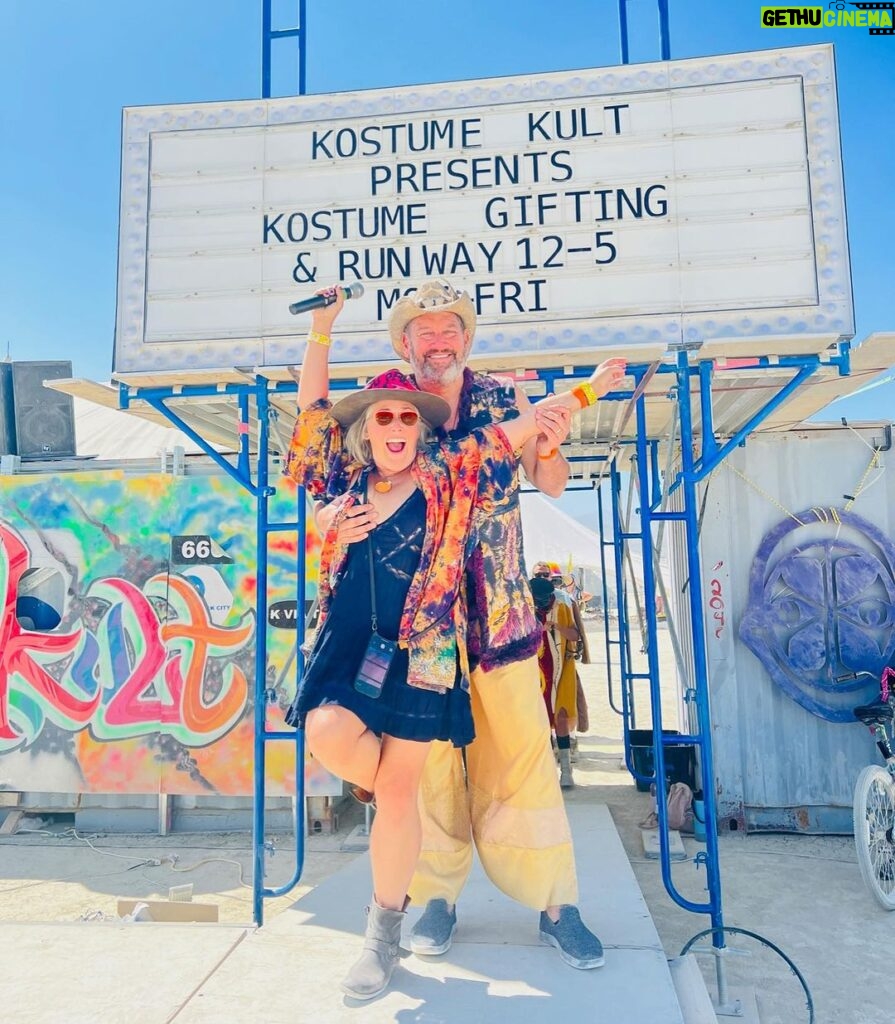 Ricki Lake Instagram - Love in the dust. 🔥 Thankful to our epic camp @kostumekult and to @lilyguilder for being our Sherpa. It was crazy. It was dusty. It was muddy. It was magic and we will be back. ♥️ 📸 @abbyepsteinxoxo