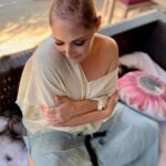Ricki Lake Instagram - Happy 4 year anniversary to me! 12/31/19 It was on this day, I made the decision to shave my head. After so many years of suffering silently with my hair loss, I made the conscious choice to take matters into my own hands and surrender. And Let it go. My transformation was so much more than physical. I faced one of my greatest fears that day. I will always acknowledge this anniversary and reflect on the growth and self love that came from my taking this huge leap of faith. 📸 @amandademme #grateful #love #courage #selflove #proud 🎉🎉🎉🎉♥️ #happynewyear